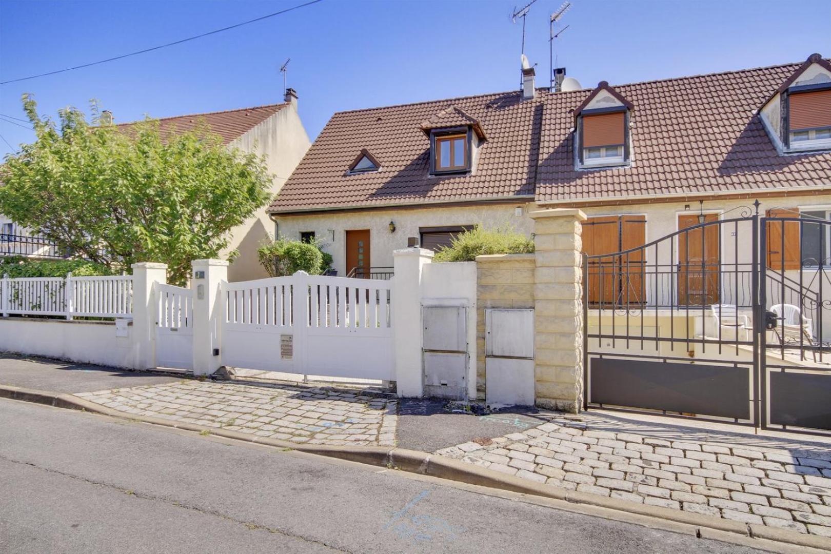 Authentique Demeure Familiale A Neuilly-Sur-Marne 호텔 외부 사진